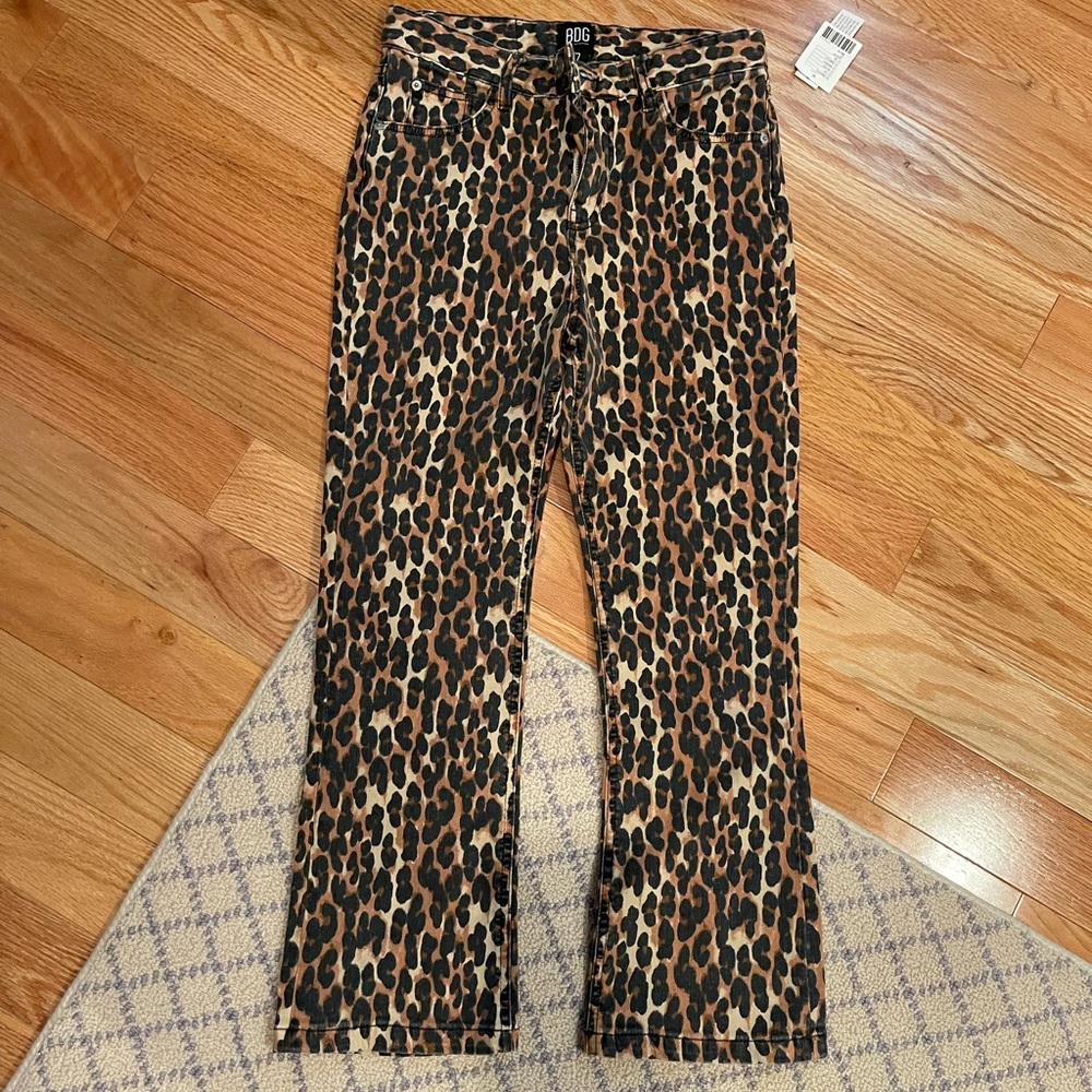 UO Cheetah Cropped Ankle Jeans